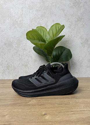 Чоловічі бігові кросівки adidas ultraboost розмір 40