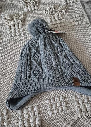 Серая шапка