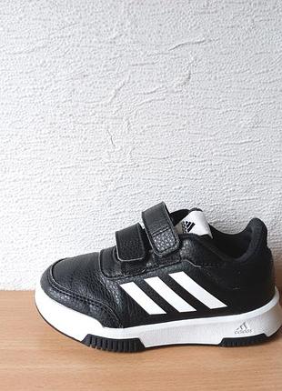 Классные кроссовки adidas tensaur 28 р. стелька 17,8 см.