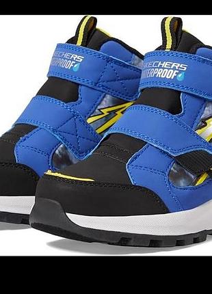 Мигають.суперові  термоботінки skechers