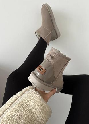 Ugg mini уги