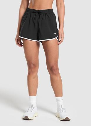 Gymshark training contrast loose shorts 2.5  женские беговые-спортивные шорты