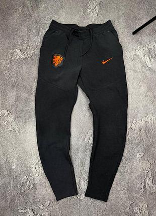 Спортивные штаны / джоггеры nike x netherlands (knvb / сборная нидерландов)