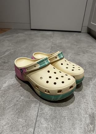 Жіночі crocs на платформі бежеві з бірюзовим