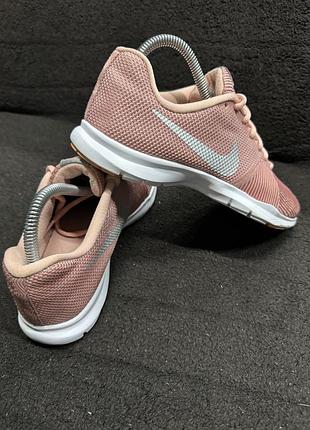 Кросівки жіночі nike