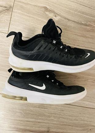 Кросівки nike air max axis чорні з білим