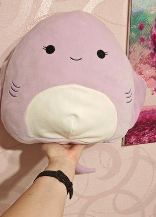 Мягкая игрушка jazwares squishmallows фиолетовый скат, большой размер