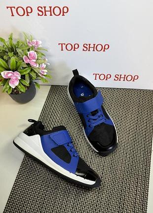 Оригинальные кроссовки на липучке clarks