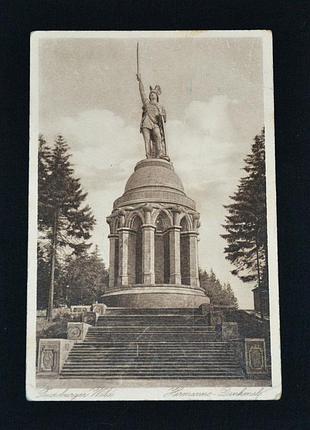 Лист *пам'ятник герману в тевтобургському лісі