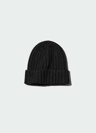 Дитяча шапка uniqlo чорна heattech knit beanie hat