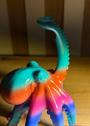 Принесите магию океана в свой дом с этой потрясающей настольной лампой octopus.