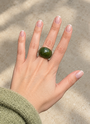 Масивна оливкова каблучка зі смоли, трендове велике кільце statement ring