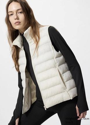 Жилетка uniqlo біла pufftech vest