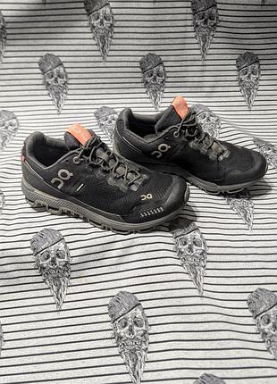 Женские треккинговые кроссовки on running cloudventure waterproof, швейцария, размер 37,5