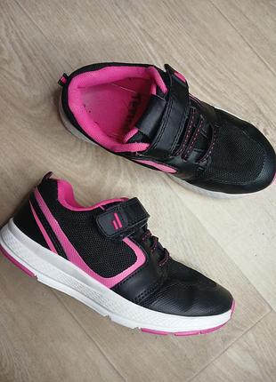 Кросівки для дівчаток, чорні з рожевими вставками, розмір 32, довжина устілки 20.5 см