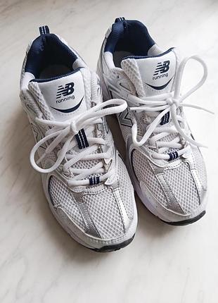 Кроссовки new balance белые с серебром женские, подростковые, оригинал беговые на сетке 38.5р
