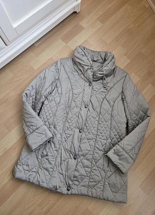 Куртка красивый цвет, крой
