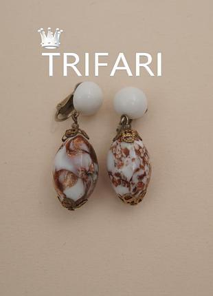Клипсы винтаж trifari с короной художественное стекло