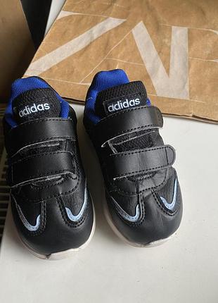 Кроссовки adidas 23 размер 5