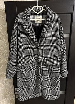 Класичне пальто оверсайз у клітинку pull&bear, розмір s (оверсайз)