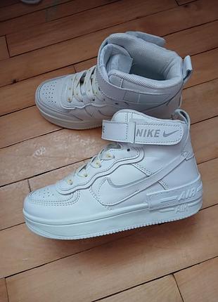 Високі кросівки nike air force 1