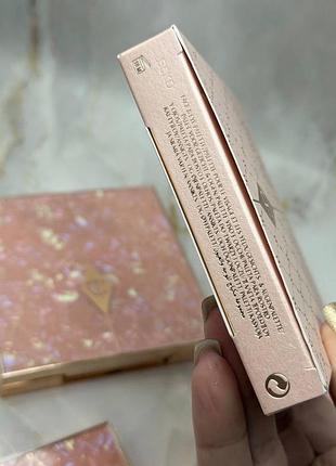 Набір декоративної косметики charlotte tilbury палітра для обличчя з рум'янами та хайлайтерами