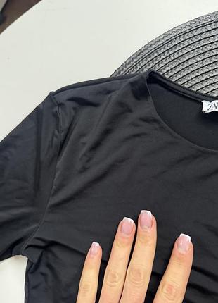 Гладкий блискучий лонгслів zara 3