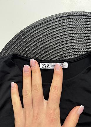 Гладкий блискучий лонгслів zara 2