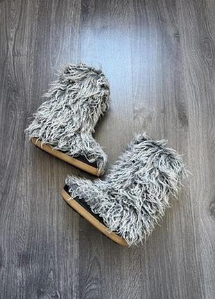 90s vintage modes moon boot style yeti fur черевики