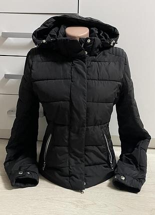 Куртка черная короткая с капюшоном женская xs