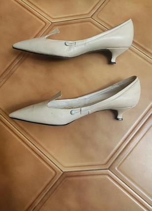 Туфлі шкіряні ,"kitten heels" 4