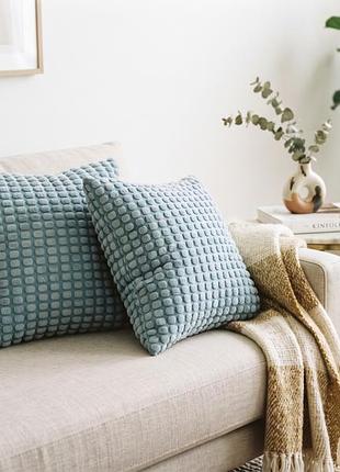 Декоративні наволочки(набір) у світло-блакитних чохлах ikea svartpoppel.