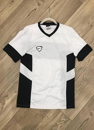 Спортивна футболка чоловіча nike dri-fit