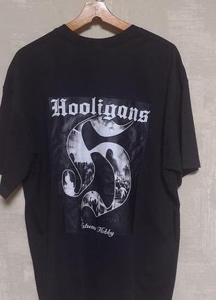 Футболка чоловіча чорна з принтом hooligans