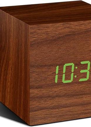 Часы gingko cube walnut с зеленым led дисплеем, коричневый