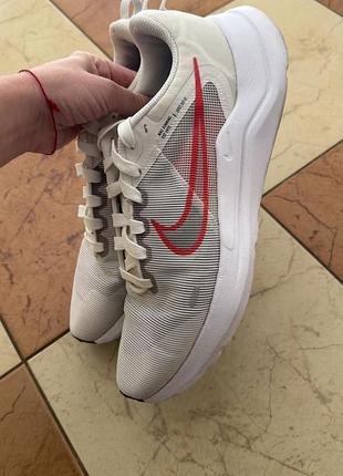 Кросівки чоловічі nike білі з червоним вставками 43 розмір