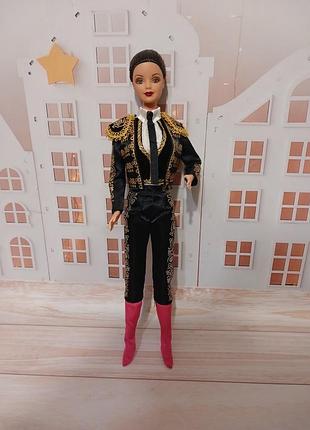 Коллекционная кукла spanish barbie (испания) из серии dolls of the world (куклы мира) от компании mattel, выпущенная в 1999 году
