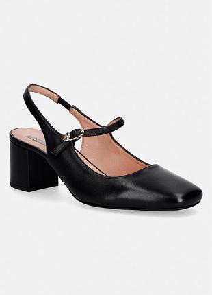 Urbanshop com ua love moschino кожаные туфли love moschino цвет черный каблук блок открытая пятка ja10195g1oie0000 размеры