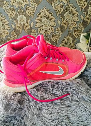 Кросівки жіночі nike рожеві