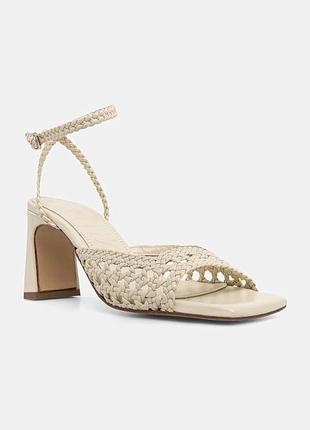 Urbanshop com ua souliers martinez босоножки на каблуке кожаные lea бежевые lea размеры запитуйте