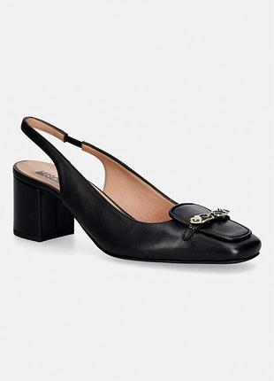 Urbanshop com ua love moschino кожаные туфли love moschino цвет черный каблук блок открытая пятка ja10175g1oie0000 размеры