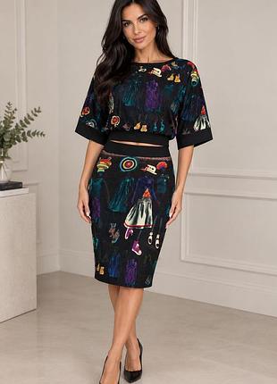 Стильний жіночий костюм з вовни. розмір l