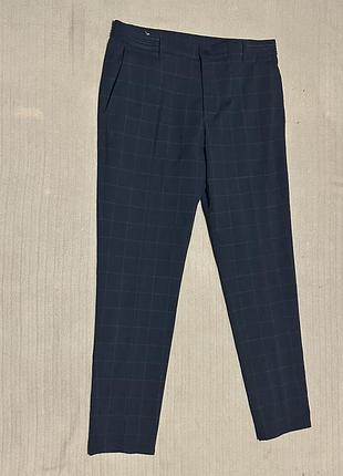 Стильные узкие серые в клетку смесовые брюки  zara man испания 32 р.( l )