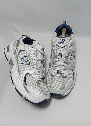 Кроссовки new balance 530 (артикул mr530sg в белом и серебристо-синем цвете).