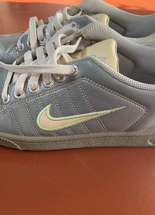 Кросівки жіночі nike сірі