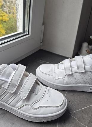 Кроссовки adidas