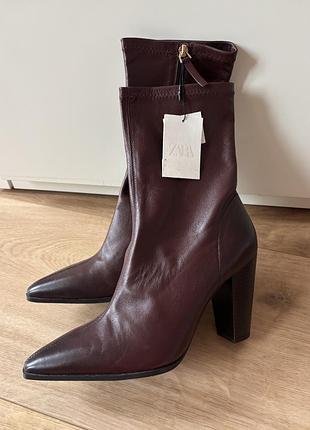 Жіночі шкіряні ботильйони черевики ковбойки зара zara бордові на підборі