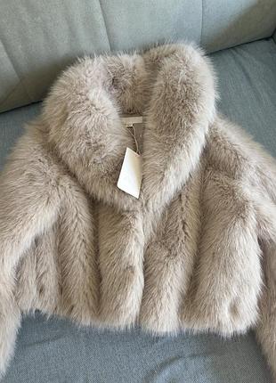 Нова молочна шуба zara зі штучного хутра