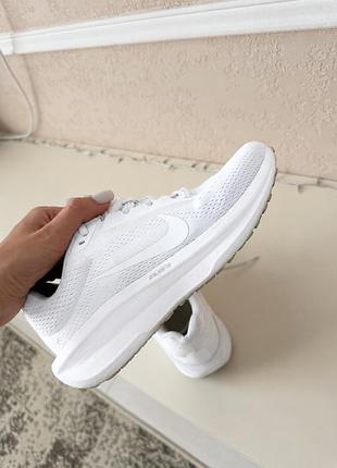 Кросівки жіночі nike білі бігові