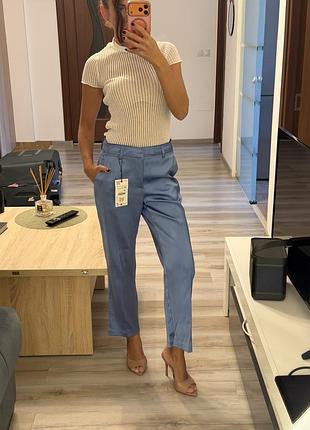 Брюки жіночі zara атласні блакитні xs